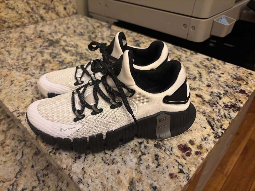Nike Free Metcon 4 Premium White Black Silver Training Shoes- SZ: 6